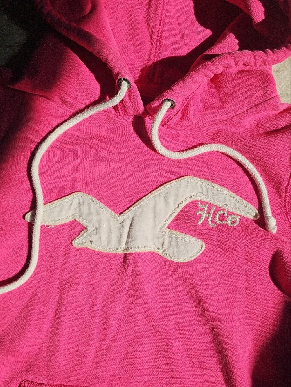 Hollister Bright Pink Logo Pullover Hoodie - Picture 2 of 6